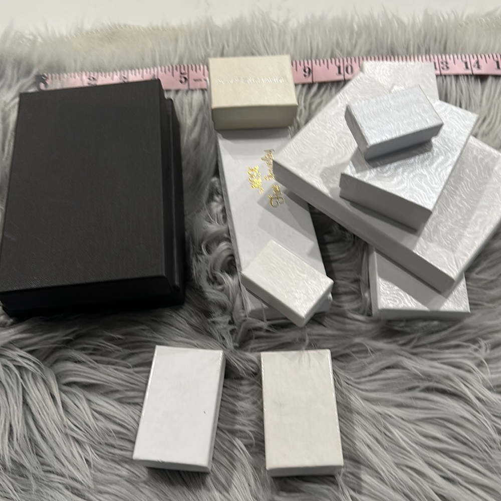 Gift 🎁 Boxes - Picture 2 of 9